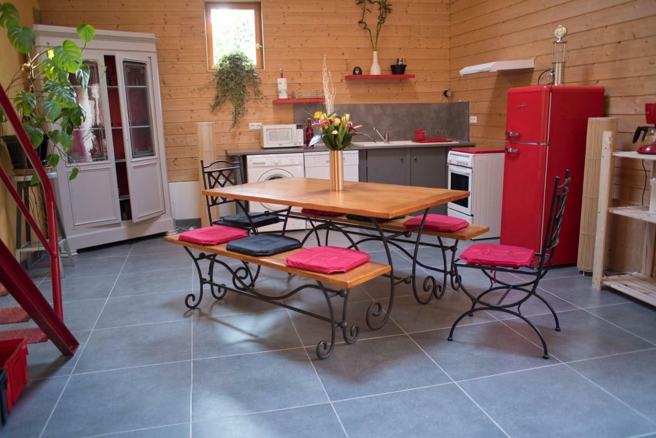 Le Fil Rouge Vila Saint-Pierre-d'Aurillac Exterior foto