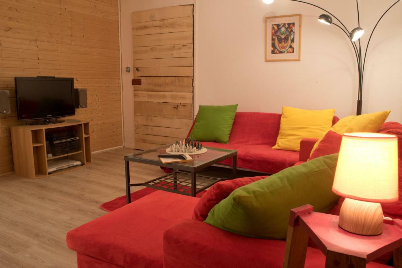 Le Fil Rouge Vila Saint-Pierre-d'Aurillac Exterior foto
