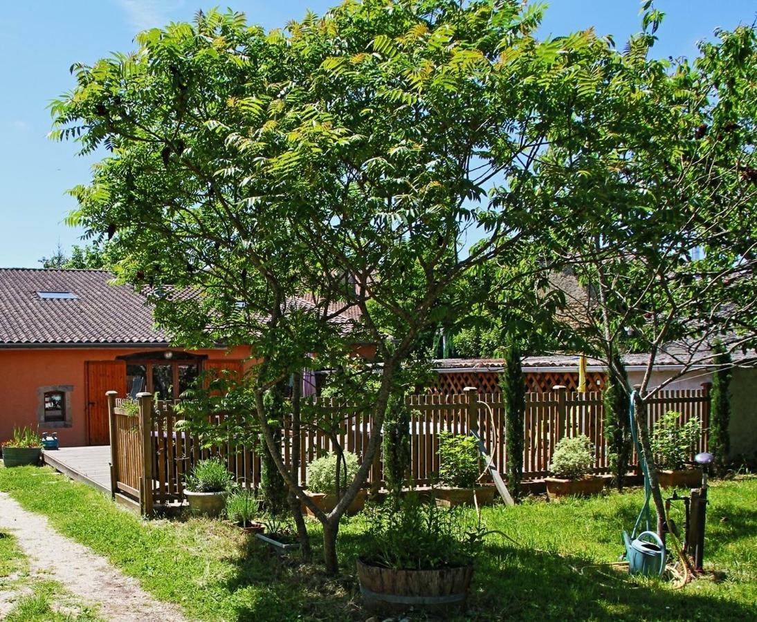 Le Fil Rouge Vila Saint-Pierre-d'Aurillac Exterior foto
